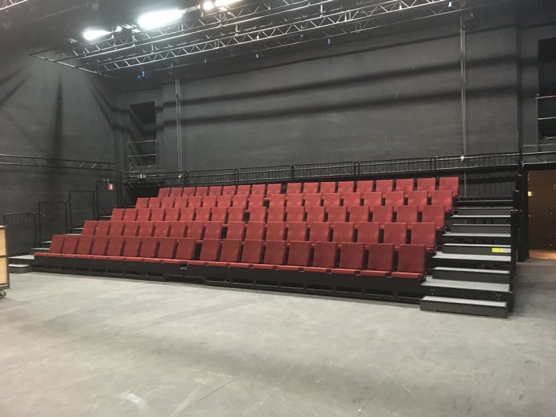 COS Mobile telescopic grandstand units to use in group or individual. Maximum flexibility for the groups. This project is at NTG Minnemeers, a part of NT Ghent. 
