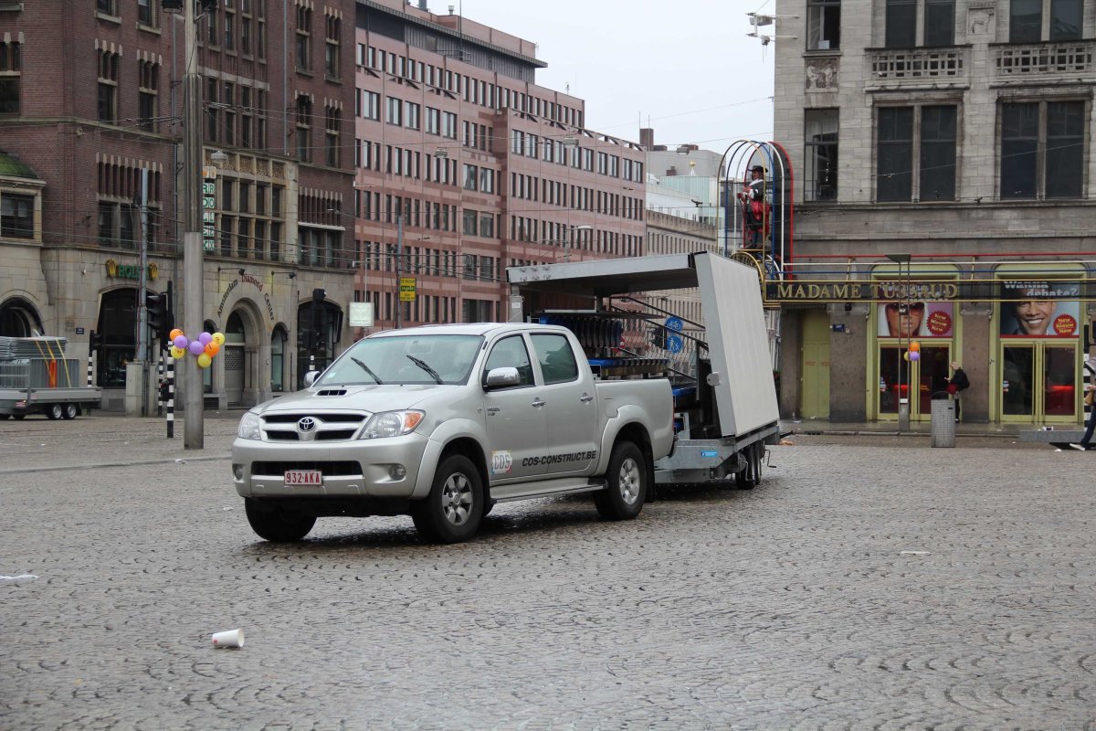 COS Outdoor grandstand | TO60 arriving at Dam Square Amsterdam 